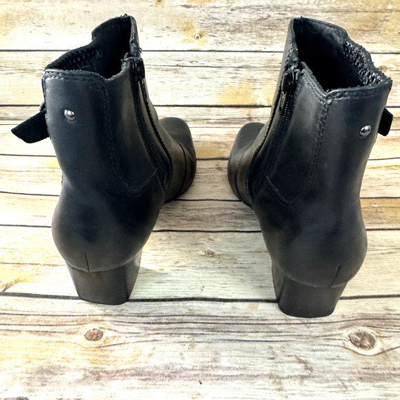 Clarks Womens Black Leather Classic Minimalist Zip Up Ankle Boots 9.5 - Picture 6 of 8